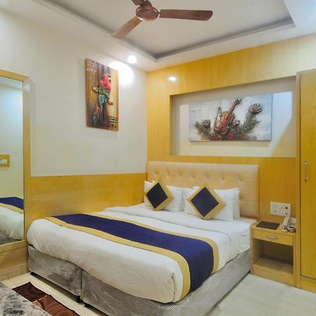 Hotel Prince Palace Deluxe - Paharganj - Ню Делхи Екстериор снимка