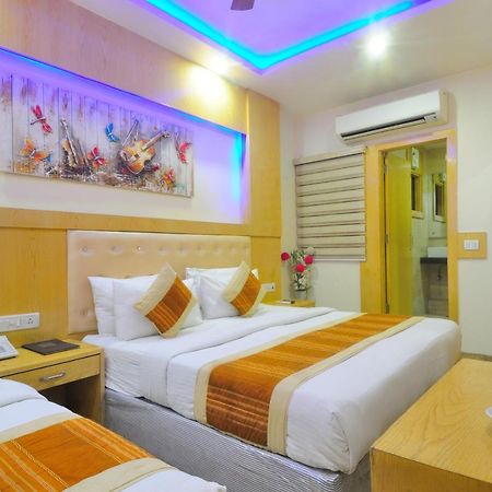 Hotel Prince Palace Deluxe - Paharganj - Ню Делхи Екстериор снимка