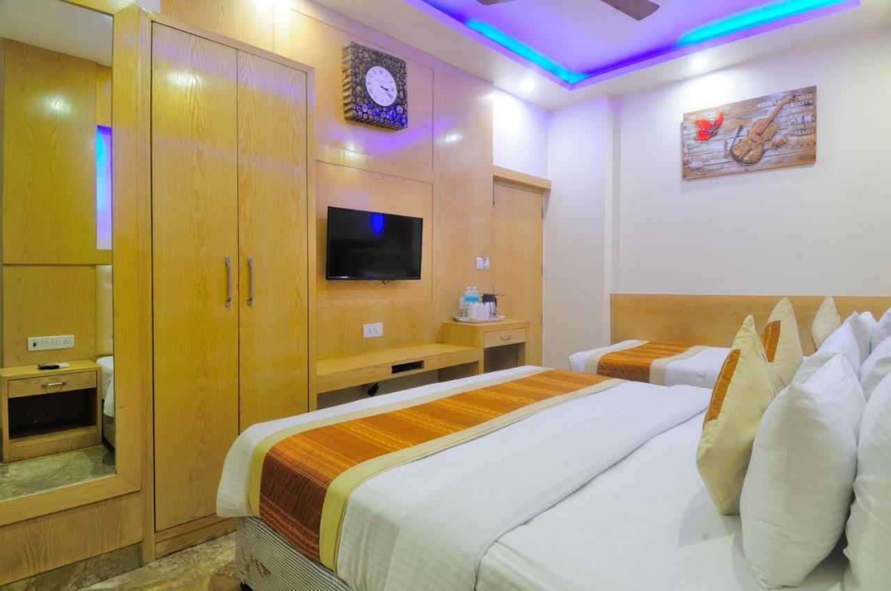 Hotel Prince Palace Deluxe - Paharganj - Ню Делхи Екстериор снимка
