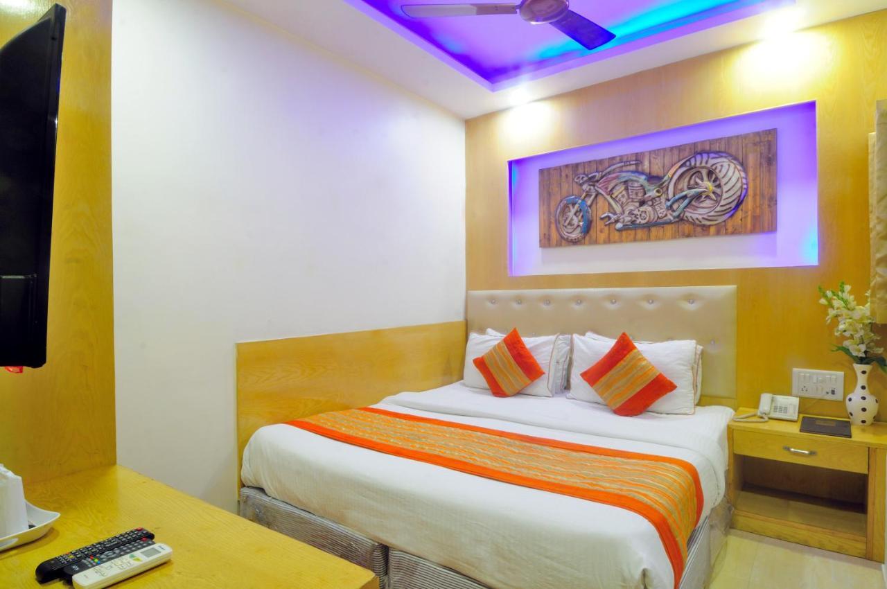 Hotel Prince Palace Deluxe - Paharganj - Ню Делхи Екстериор снимка