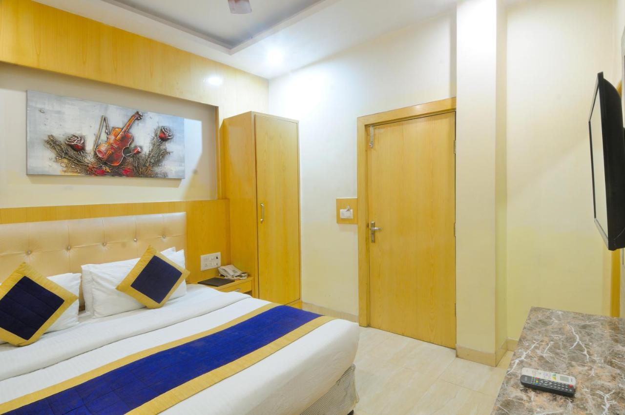 Hotel Prince Palace Deluxe - Paharganj - Ню Делхи Екстериор снимка