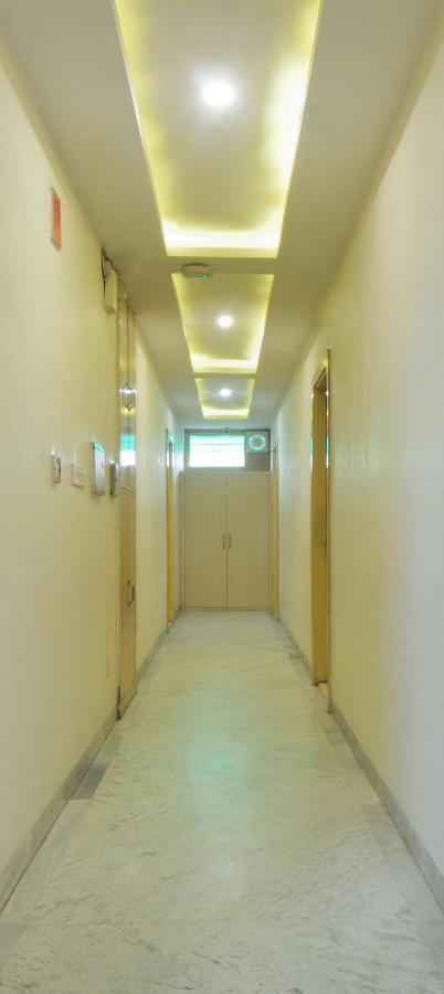 Hotel Prince Palace Deluxe - Paharganj - Ню Делхи Екстериор снимка