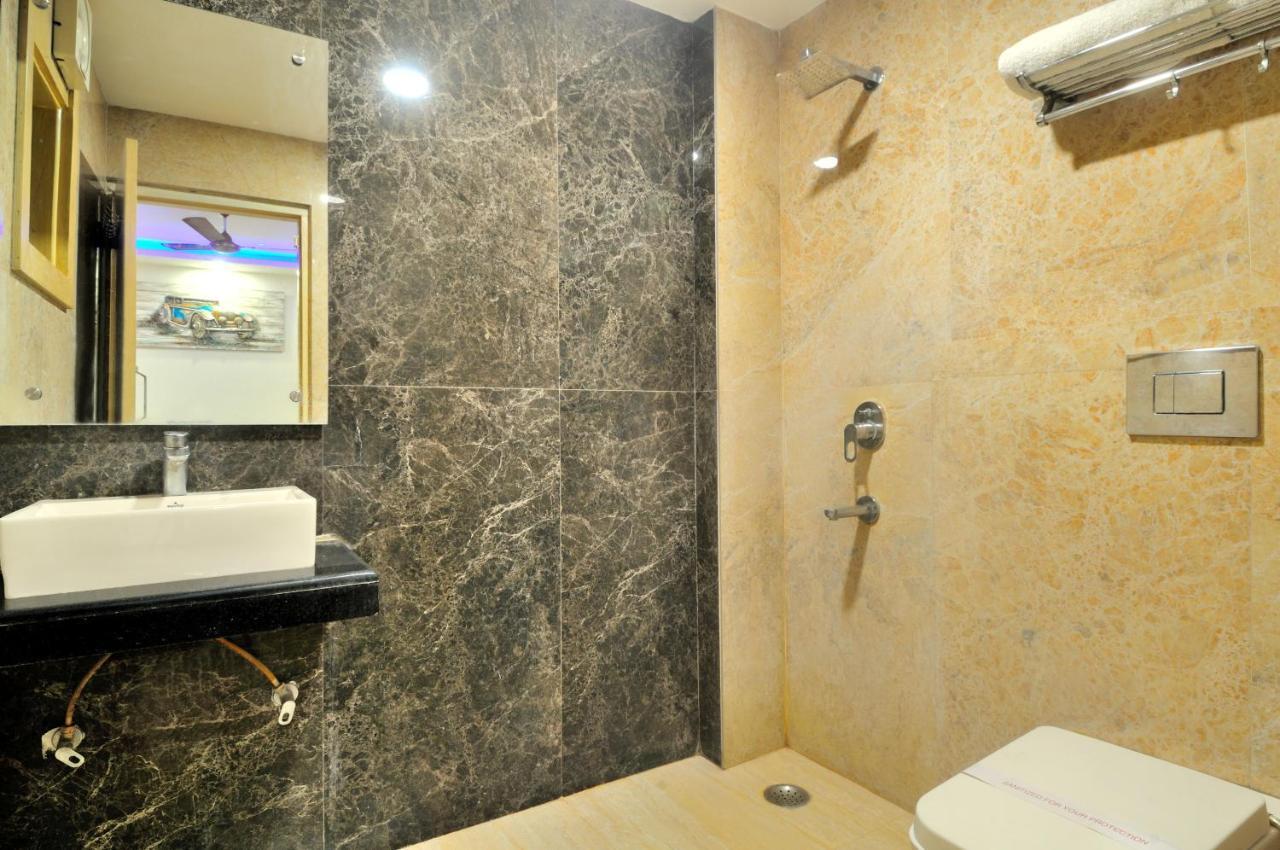 Hotel Prince Palace Deluxe - Paharganj - Ню Делхи Екстериор снимка