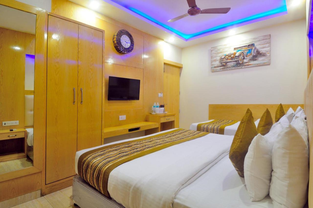 Hotel Prince Palace Deluxe - Paharganj - Ню Делхи Екстериор снимка